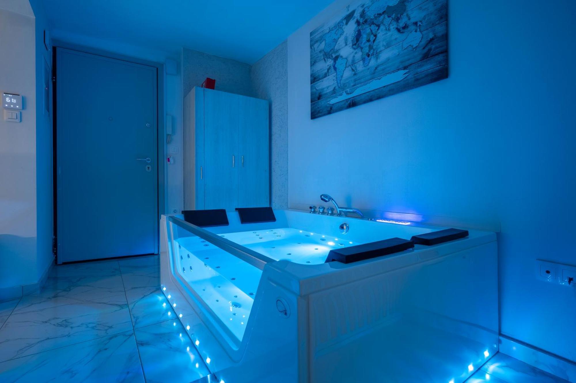 סלוניקי Premium Jacuzzi Suite At The City Center, By Aqua Platinum מראה חיצוני תמונה